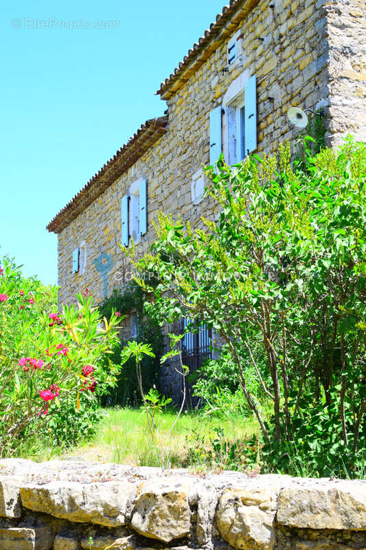 Maison à GROSPIERRES