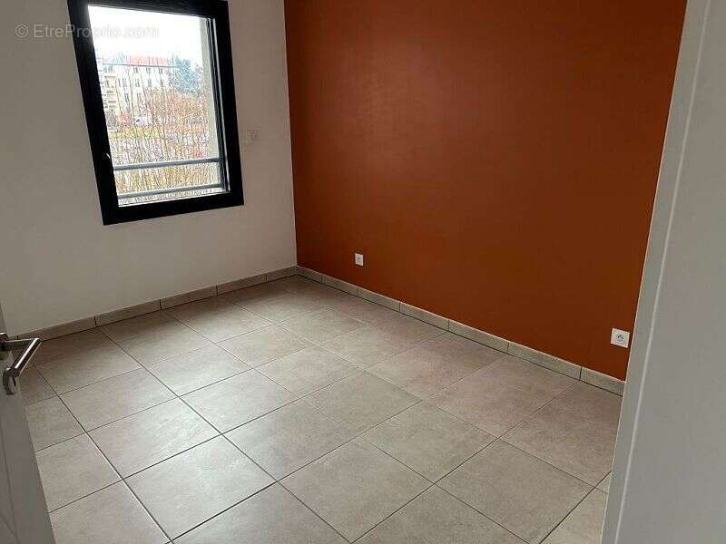 Appartement à MONTROND-LES-BAINS