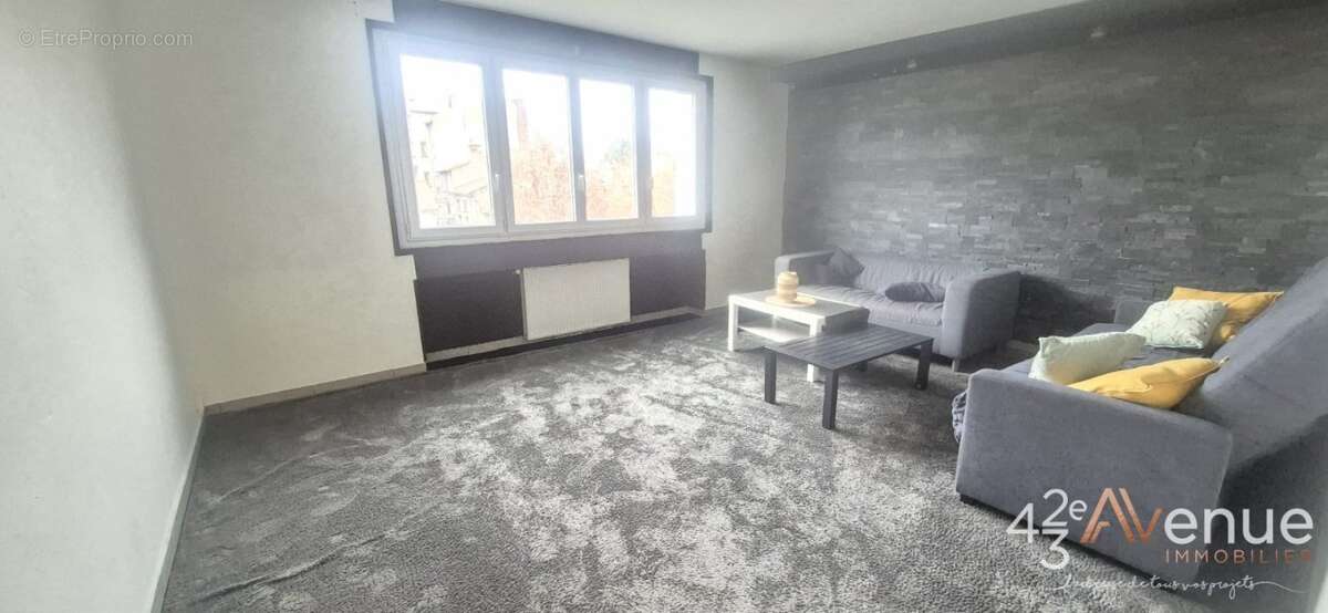 Appartement à SAINT-ETIENNE