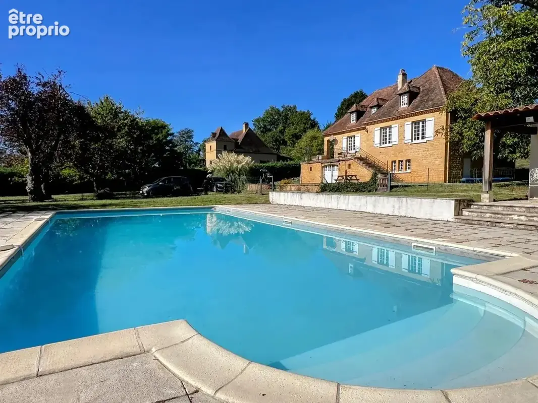 Belle propriété de 5 chambres avec piscine, jardin clos et arboré, à proximité de la Roque Gageac - photo 2