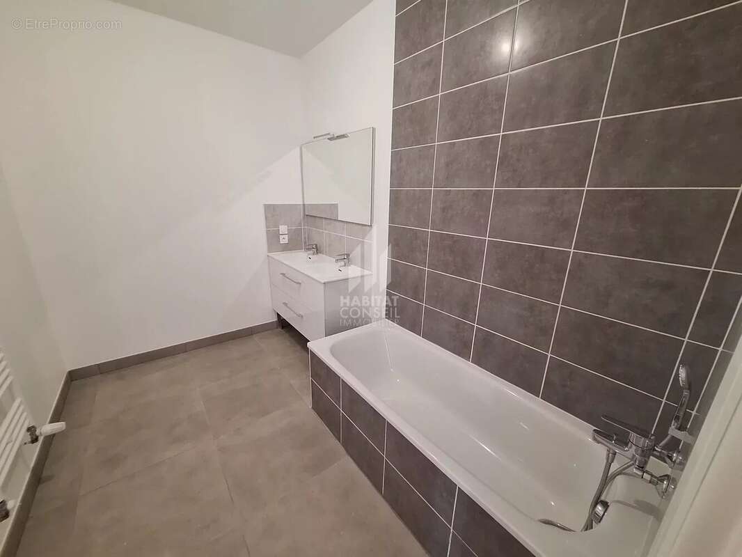 Appartement à BOURGOIN-JALLIEU