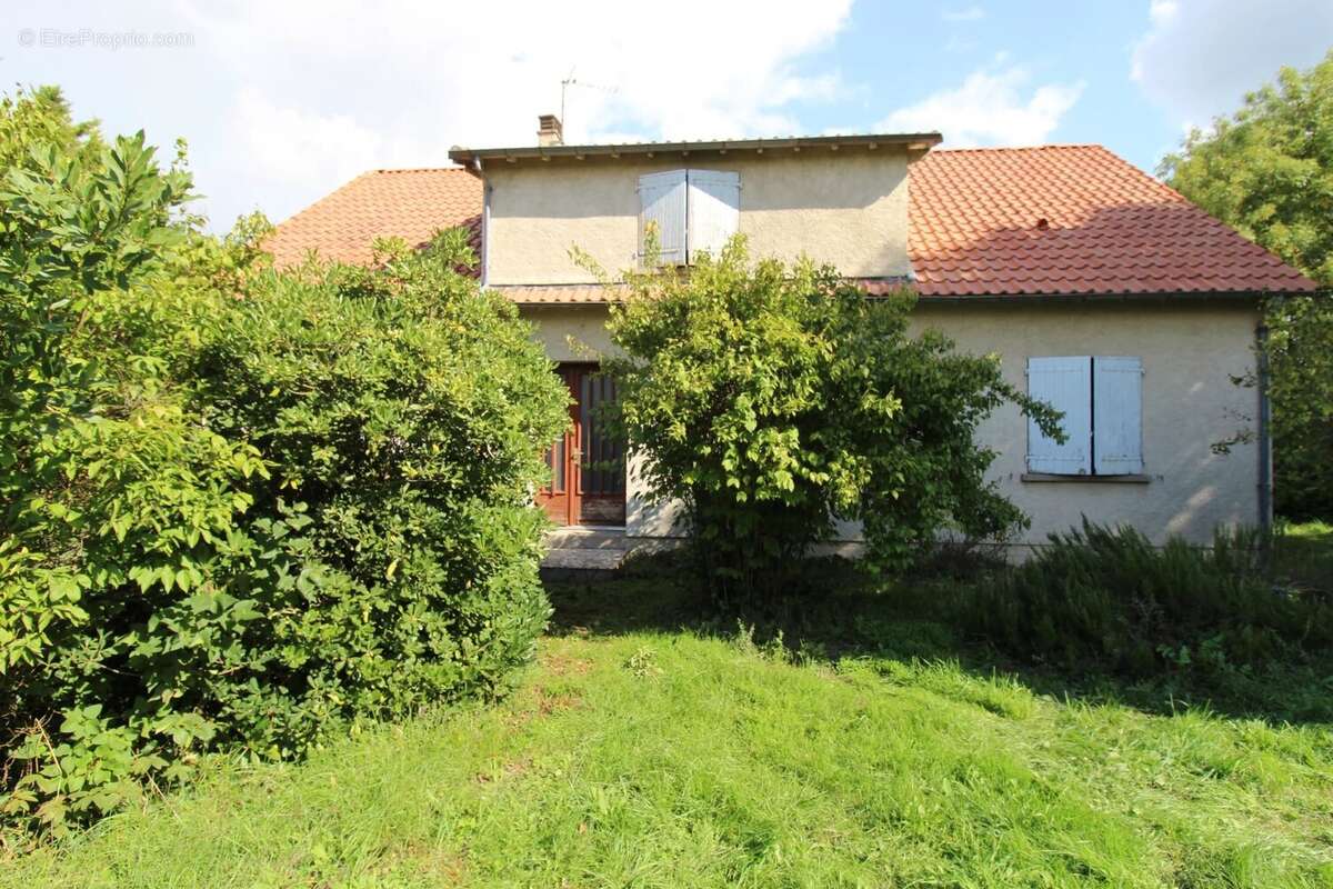 Maison à SAINT-HILAIRE-LA-PALUD