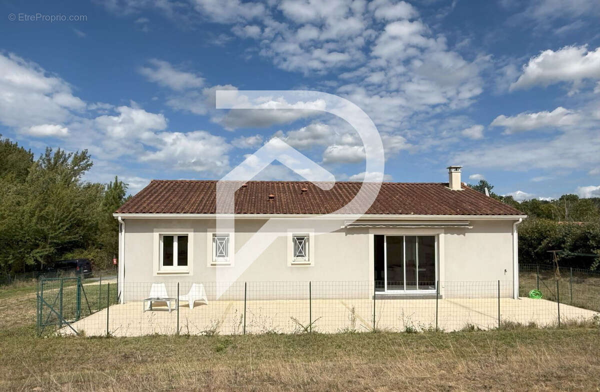 Maison à SAINT-ANDRE-D&#039;ALLAS