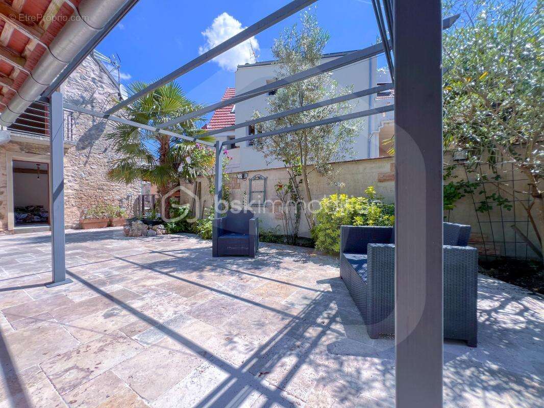 Maison à FRESNES-SUR-MARNE