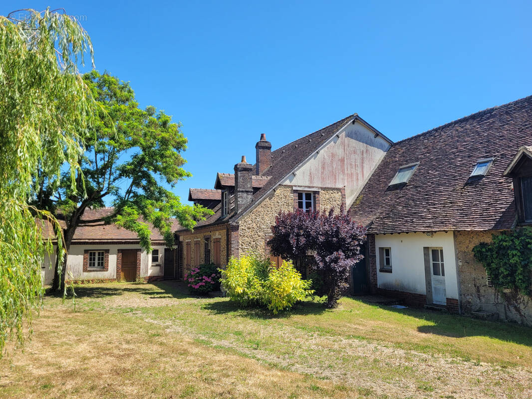 Maison à LA CROIX-DU-PERCHE