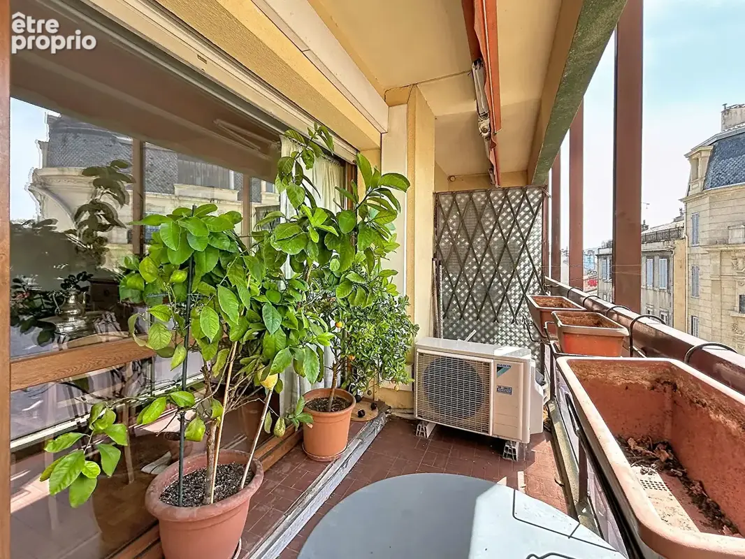Vends appartement 3 pièces avec balcon secteur Castellane - photo 2