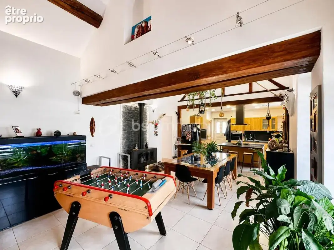 Maison de plain-pied avec piscine et terrain de 1 039 m² – Gastins - photo 6
