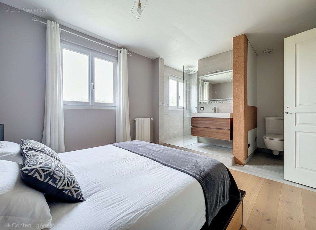 Maison à SAINT-JEAN-DE-BOURNAY