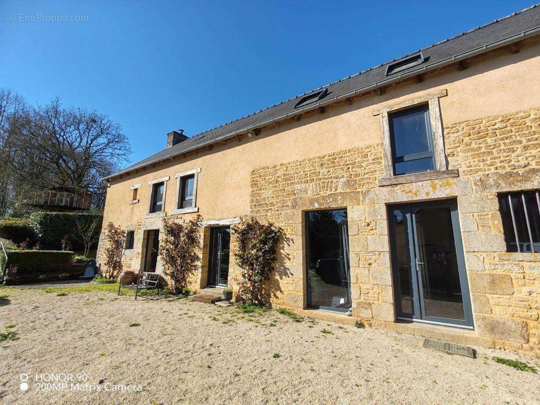 Maison en campagne de 160 m² à ST JUVAT - photo 2