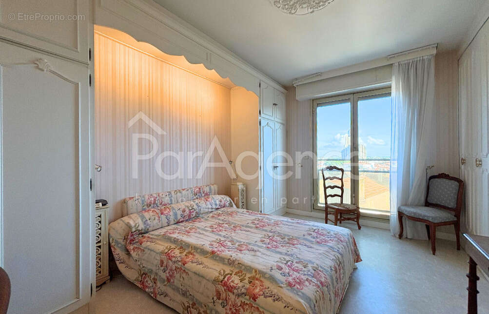 Appartement T5 - Centre-ville - Aperçu mer - photo 10