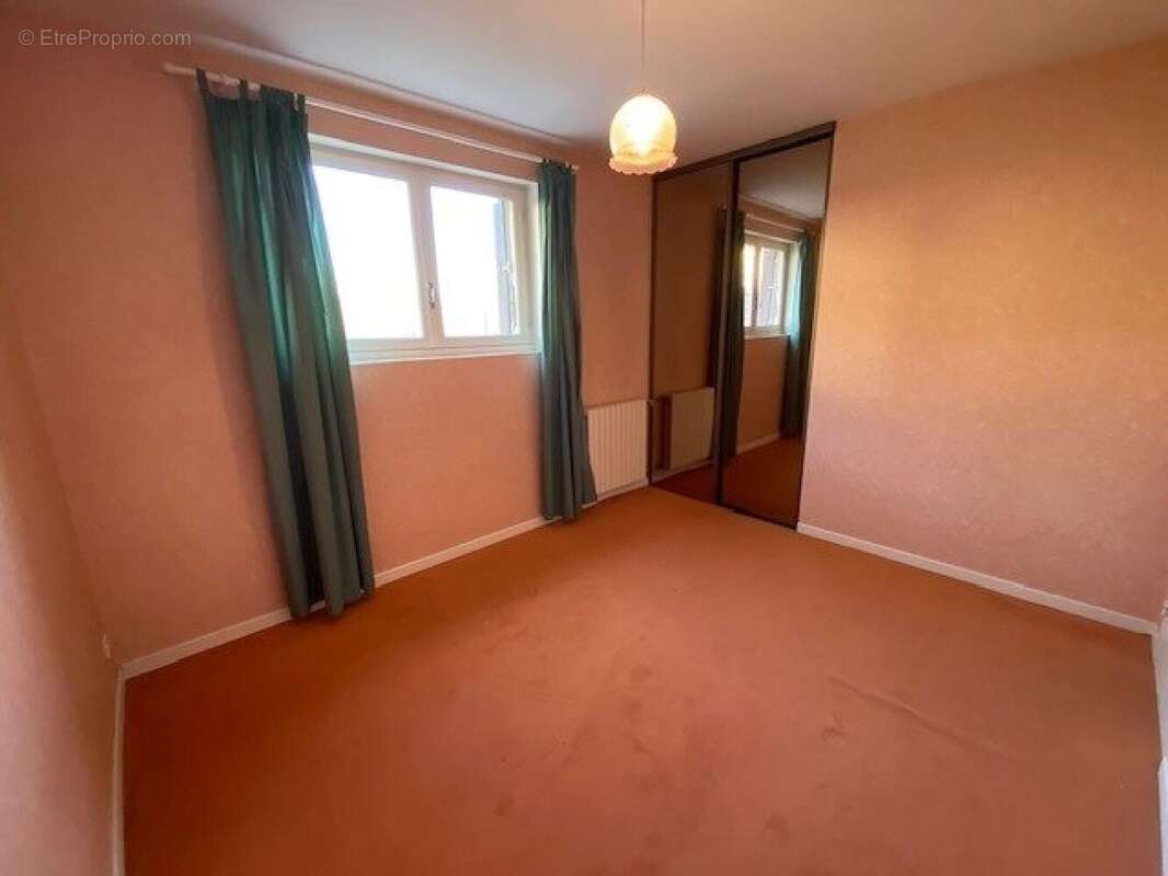 Maison 137 m² à Villefranche-De-Rouergue  - photo 8