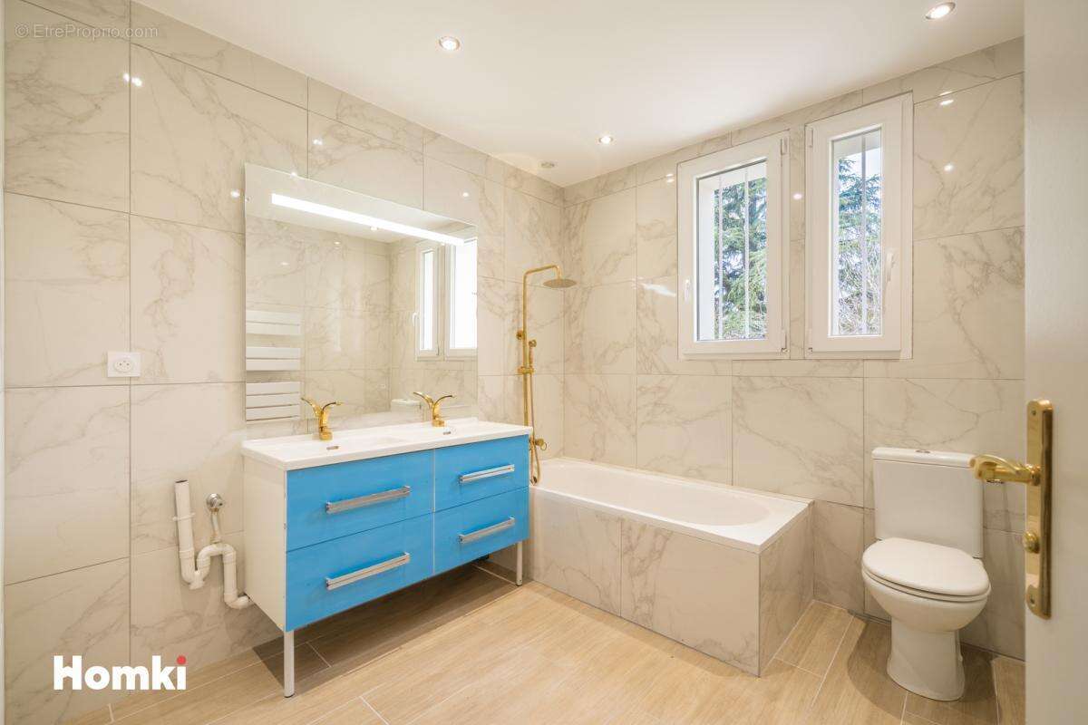 Maison à MONTELIMAR