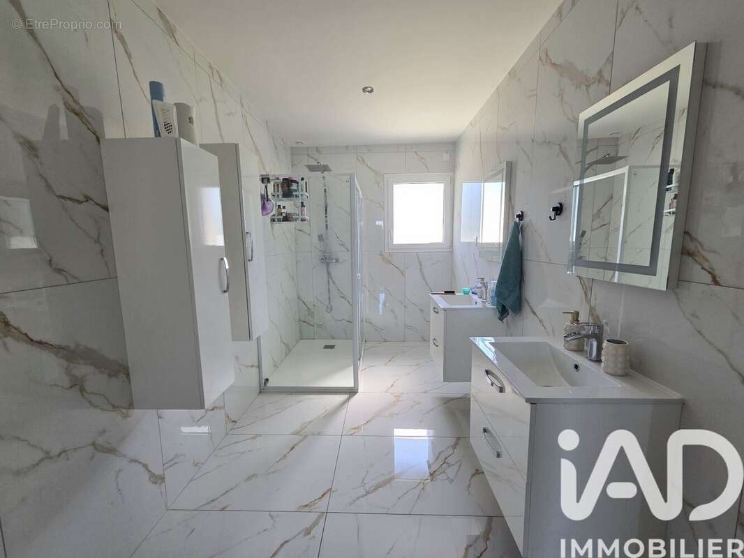 Maison 131 m² à Jugeals-Nazareth  - photo 9