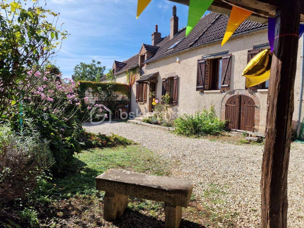 Maison à THORIGNY-SUR-OREUSE