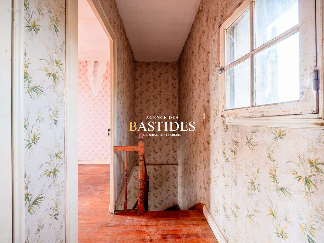 Maison à SAINT-LAURENT-DES-COMBES