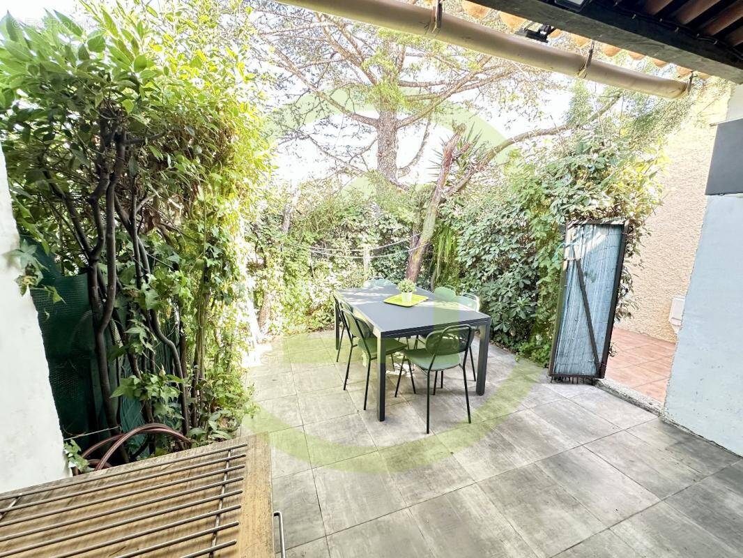 Appartement à SAINT-CYR-SUR-MER