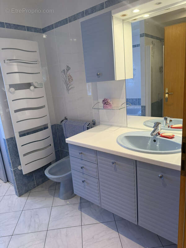 Maison des années 2000 de 216 m2 sur terrain de 897 m2 - photo 6