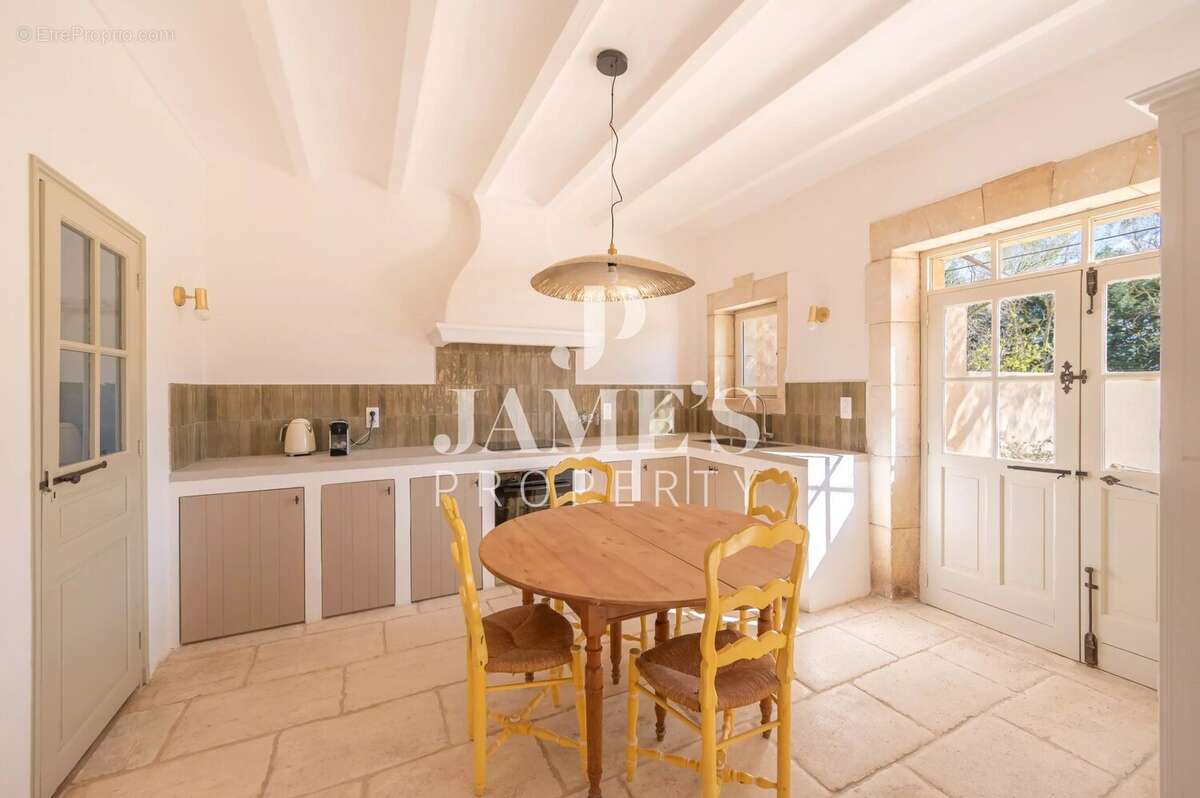 Maison à MAUSSANE-LES-ALPILLES