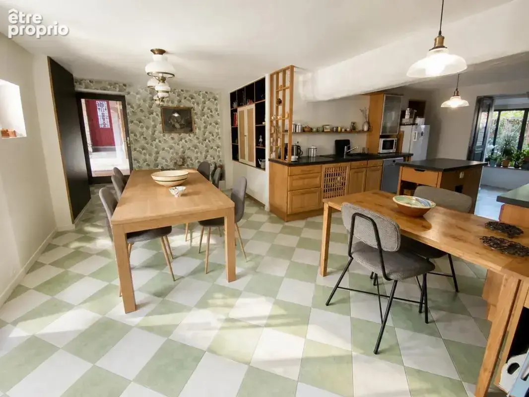 Maison 4 chambres de 212 m² à Saint-Fraigne - photo 9