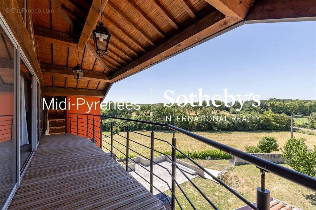 CARAMAN : Très vaste ensemble immobilier - photo 12