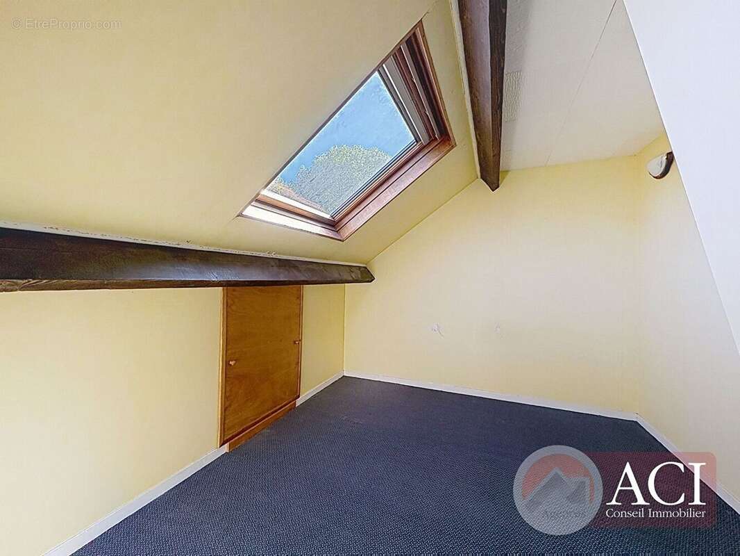 Maison à usage d'habitation édifiée sur 339m2 - photo 10