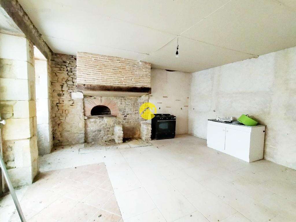 Maison à LA GUERCHE-SUR-L&#039;AUBOIS