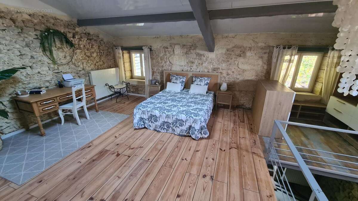 Maison à BAYON-SUR-GIRONDE