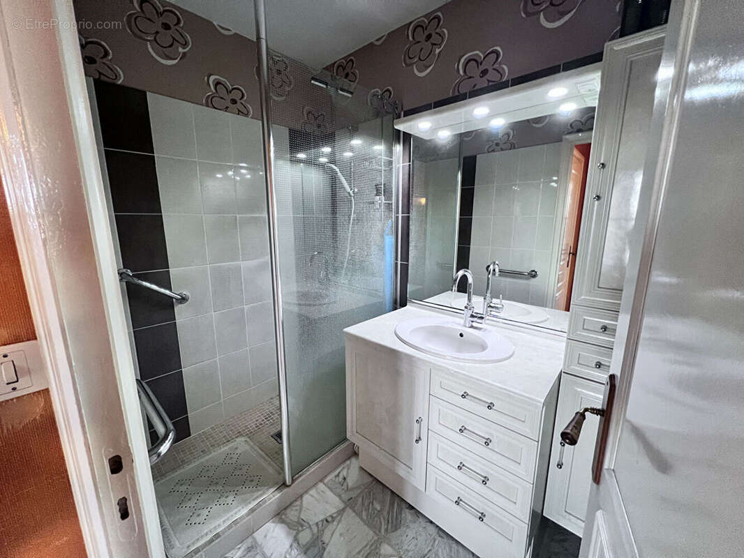 Appartement à PONT-DE-CHERUY