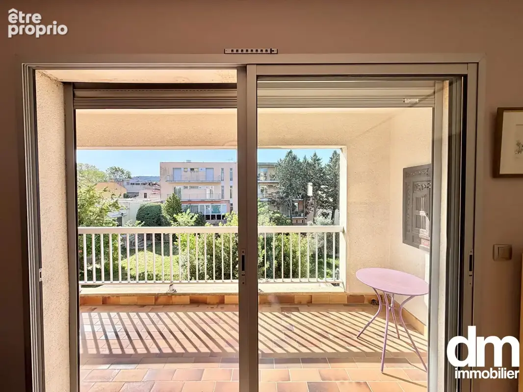 Appartement de type 4 avec trois terrasses, loggia, garage et deux caves. - photo 10