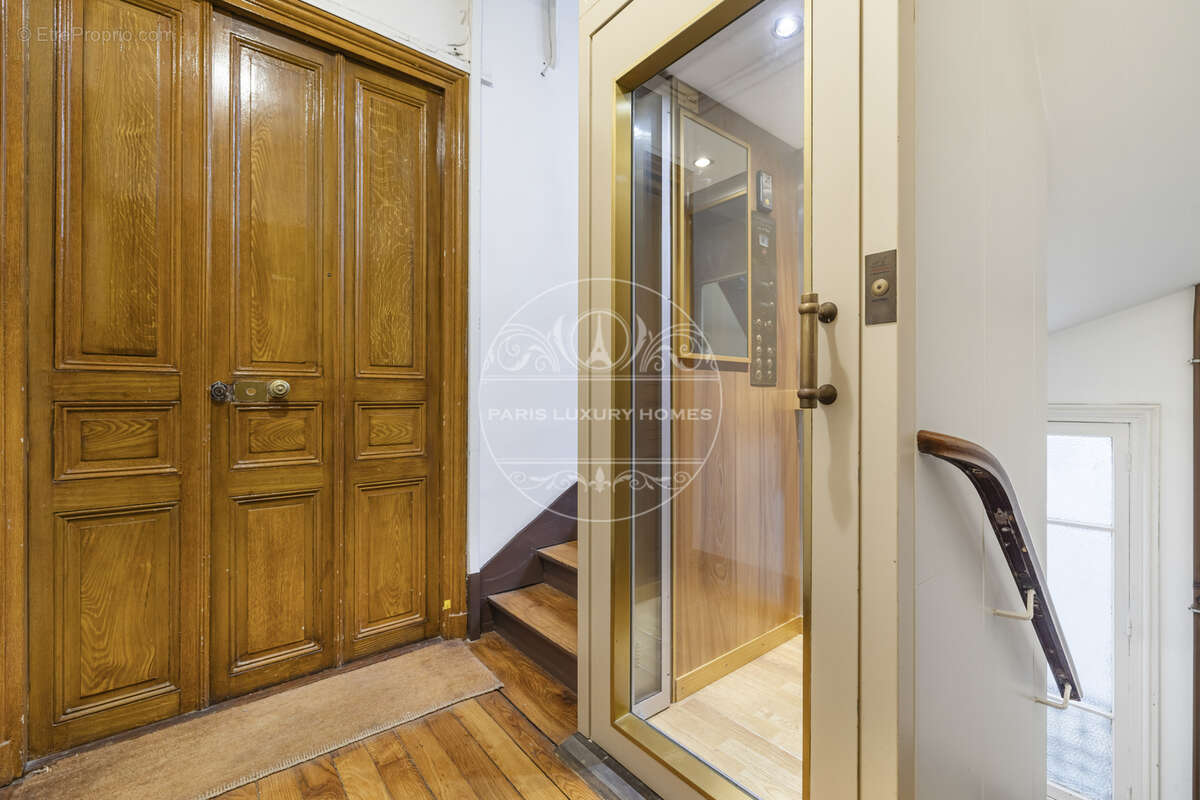 Appartement à PARIS-9E