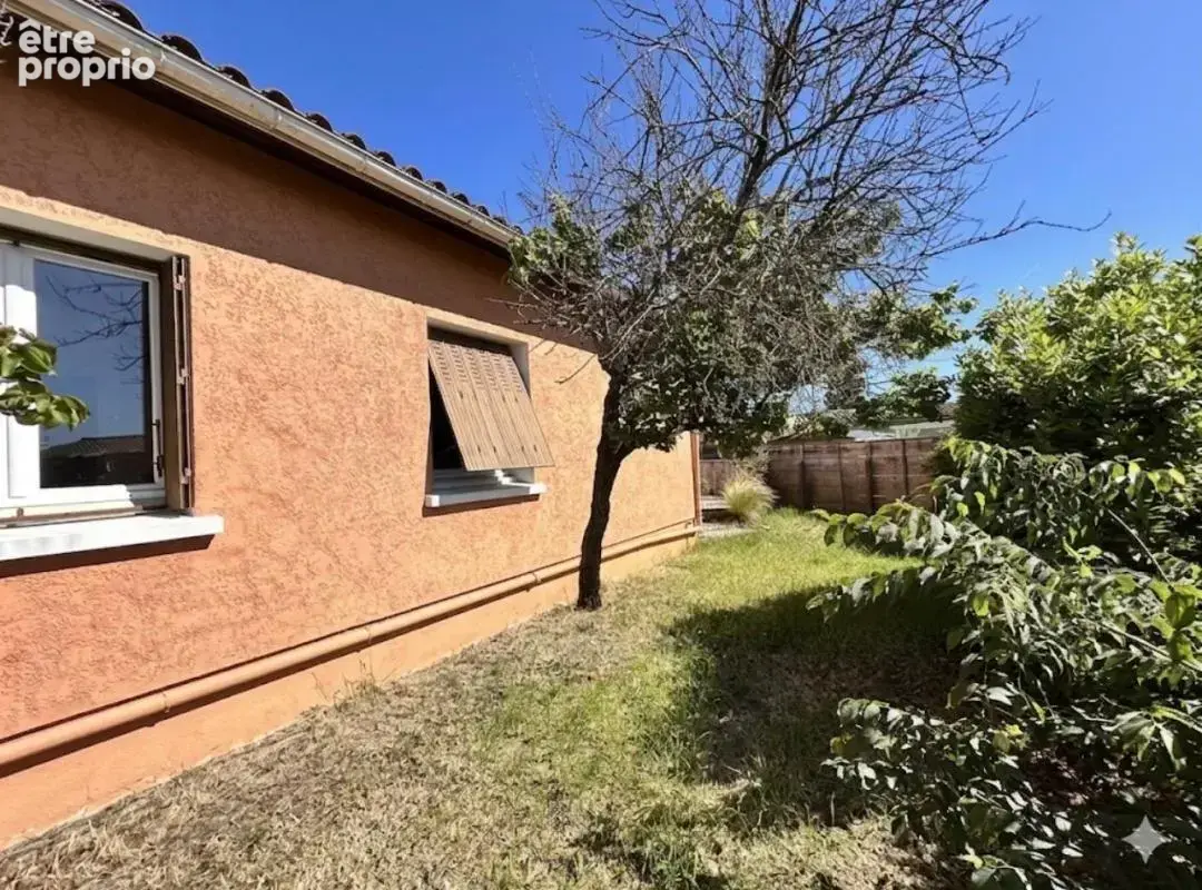 Maison de ville au coeur de Saint-André de Cubzac (33240) - 94 m2 habitables - 5 Pièces - 3 Chambres - Terrain  de 480 m2 - Pisc - photo 17