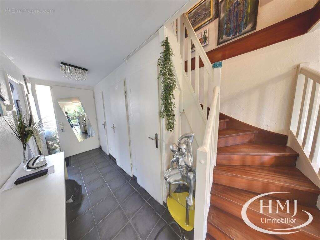 Maison à COURCOURONNES