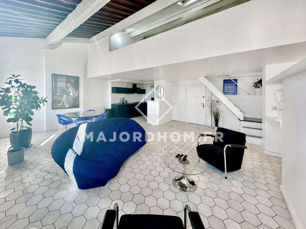 Appartement à MARSEILLE-4E