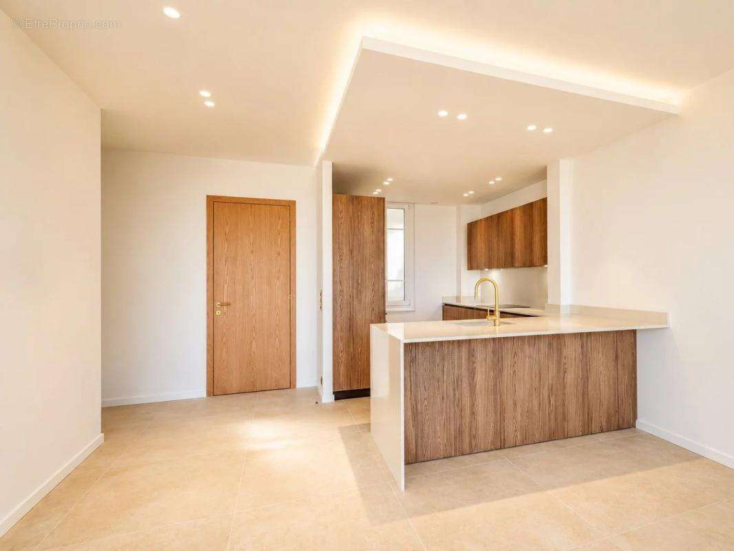 Nice proche mer – Appartement F4 rénové - photo 3