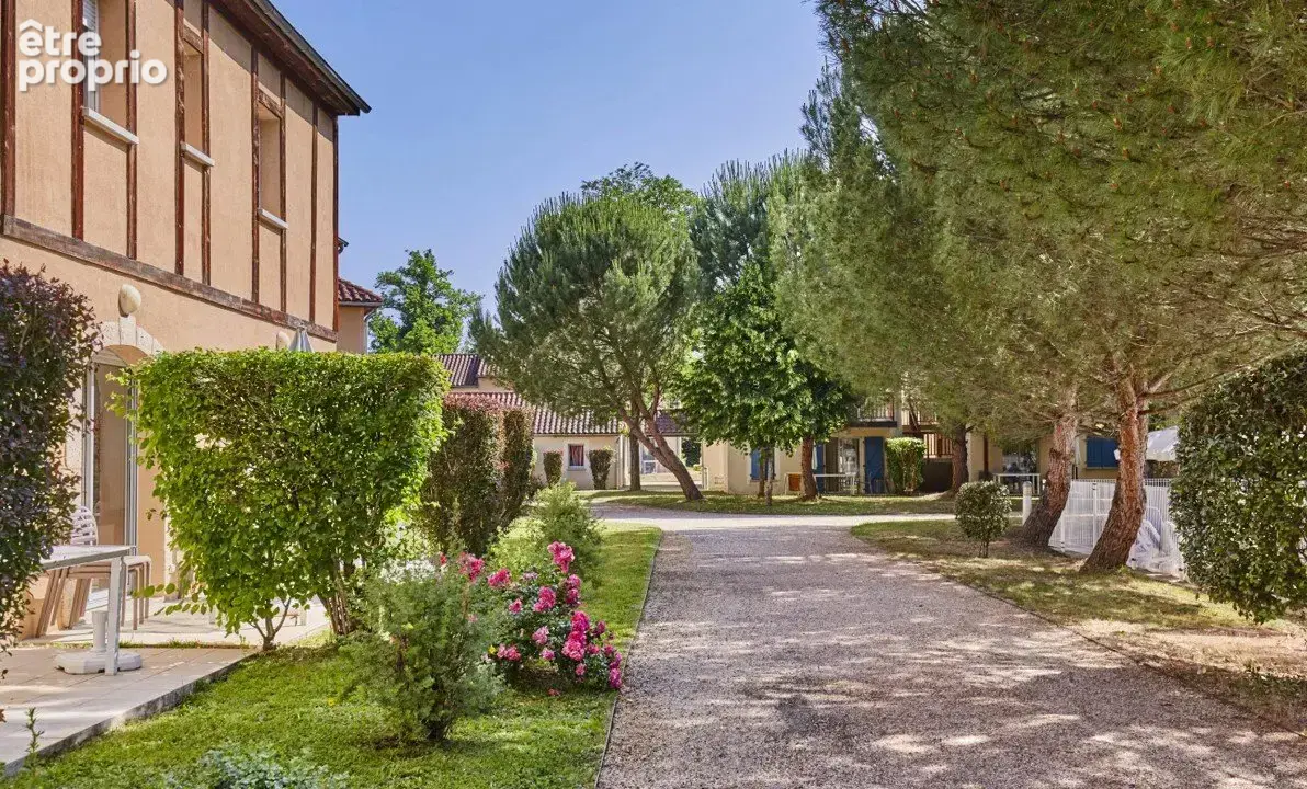 INVESTISSEMENT LOCATIF  MONTIGNAC  Résidence de tourisme Le Hameau du Moulin  7.49 % de rentabilité - photo 12