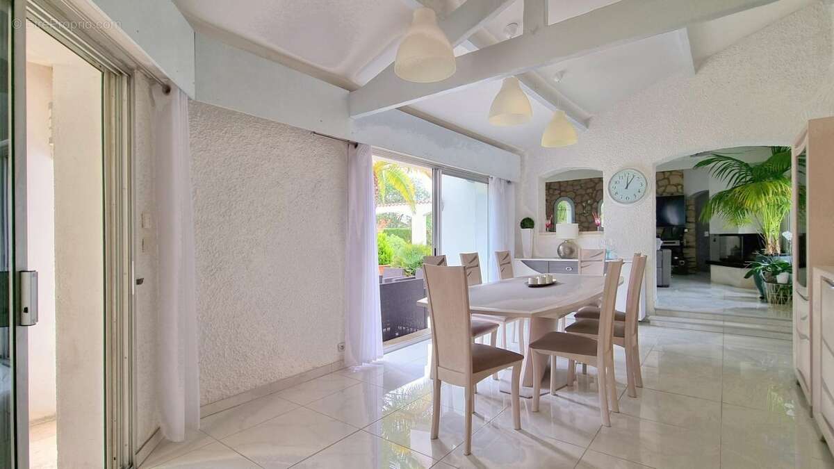 Gujan-mestras - villa 208m2 - 4/5 chambres - terrain 2231m2 - photo 9