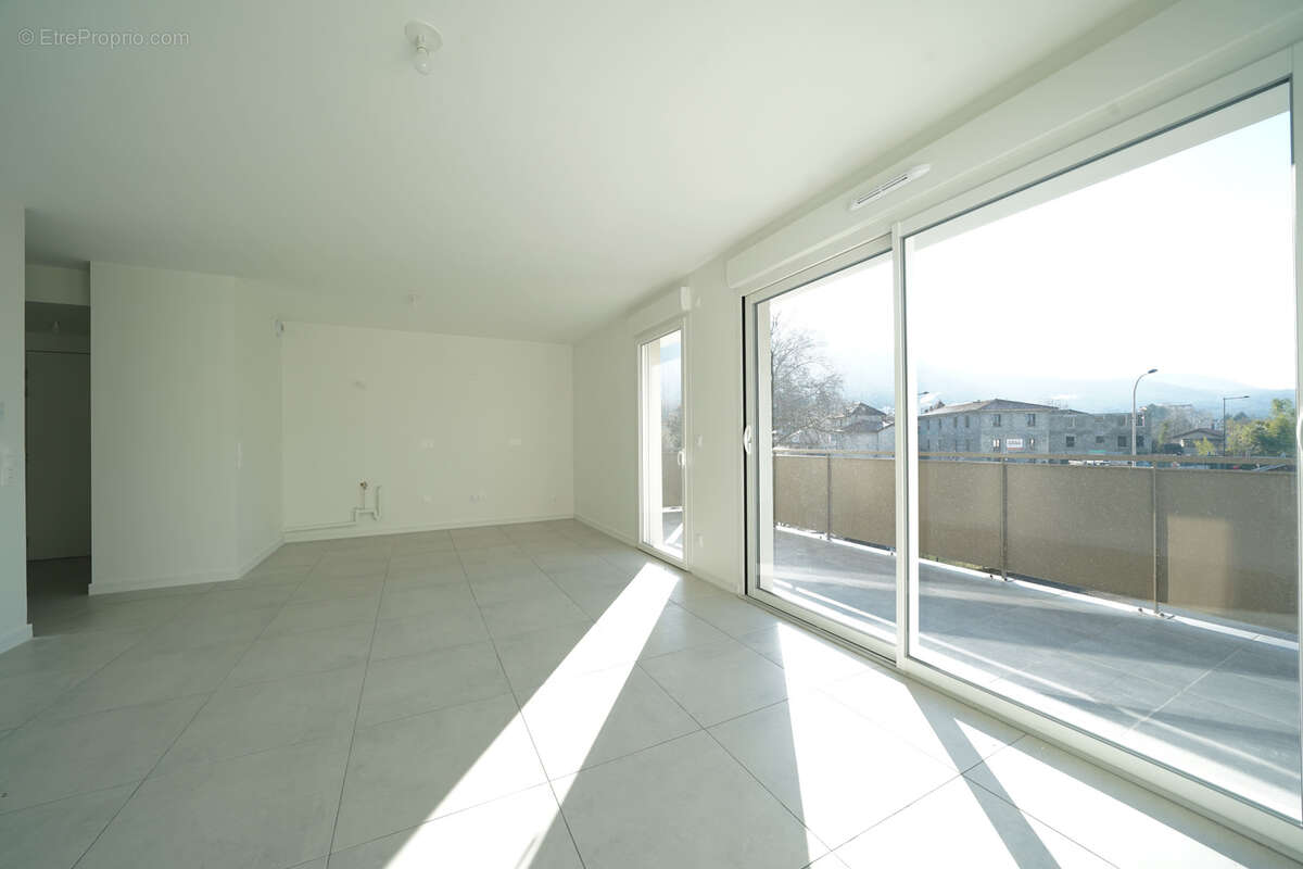 Appartement à SAINT-MARTIN-D'HERES