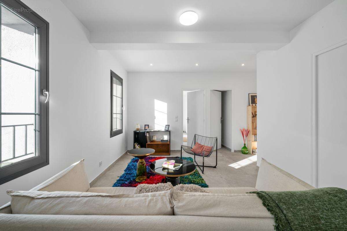 Appartement à TOURRETTE-LEVENS