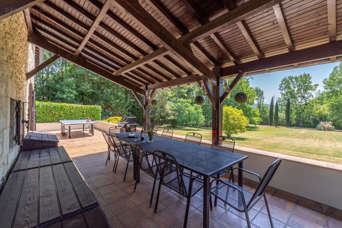 Belle propriété de caractère en Dordogne avec piscine chauffée et magnifiques jardins - photo 15