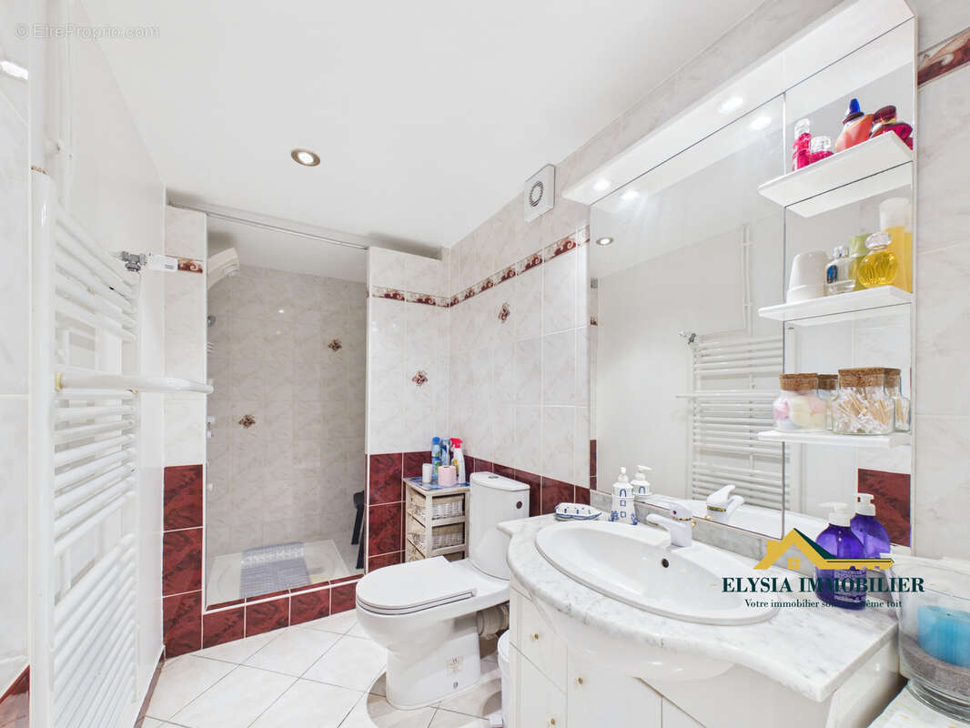 Maison à VILLECEY-SUR-MAD