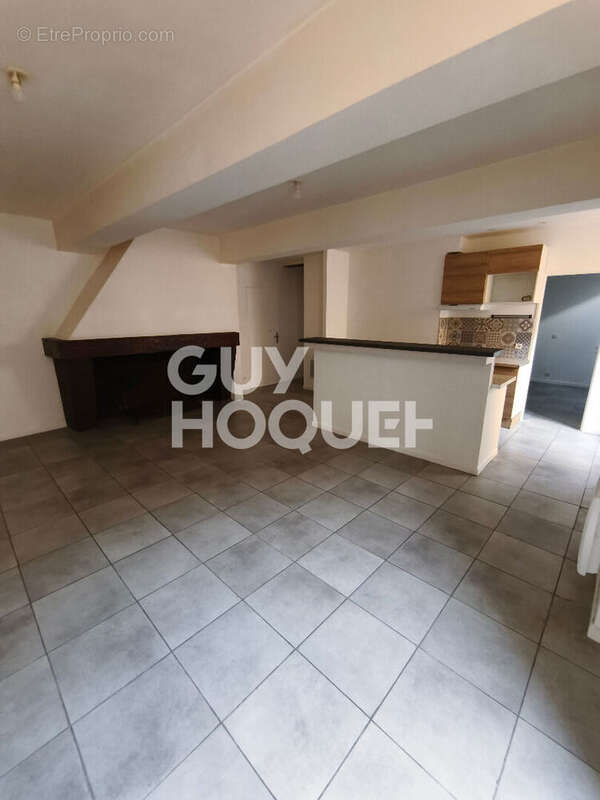 Appartement T3 de 84 m2 et cour de 33m² - photo 3