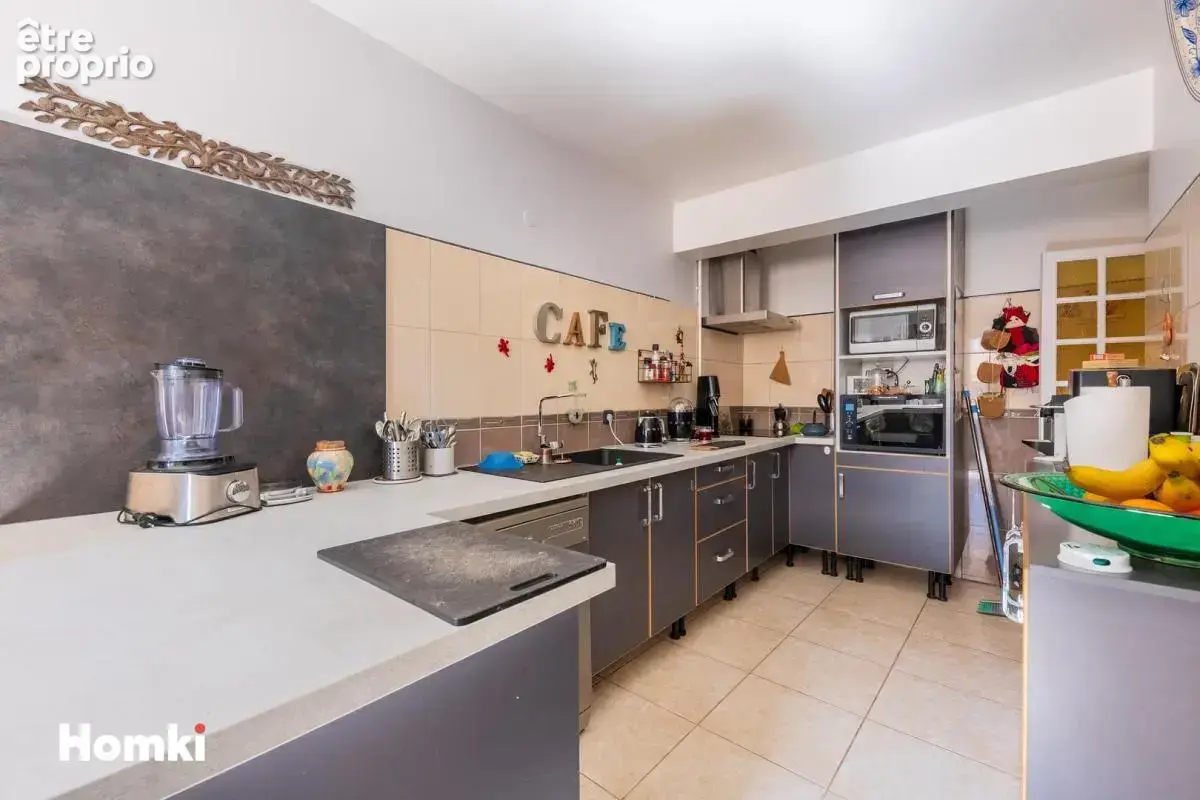 Appartement T3 de 96 m² à Marseille 13002, Rue Malaval - photo 6