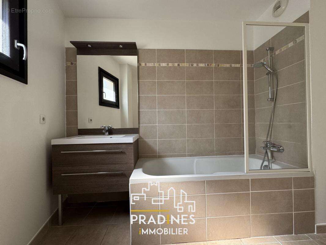 Appartement à SATHONAY-CAMP