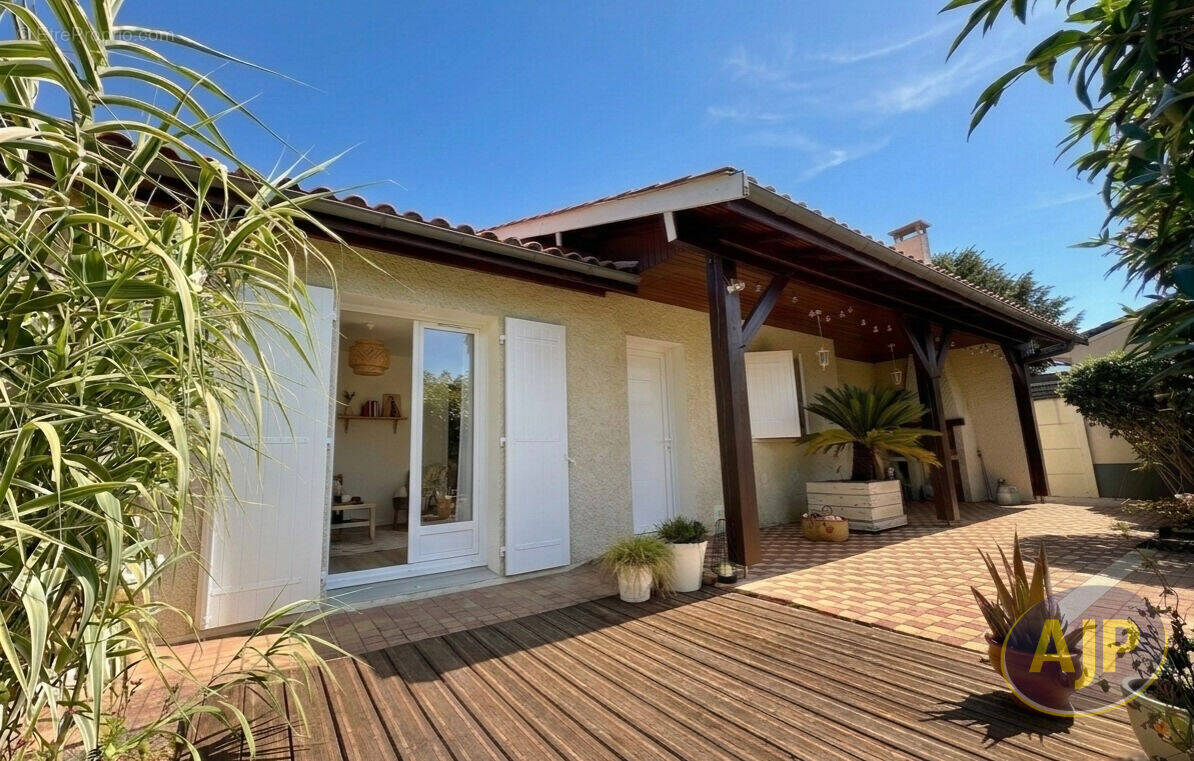 Maison à SAINTE-HELENE