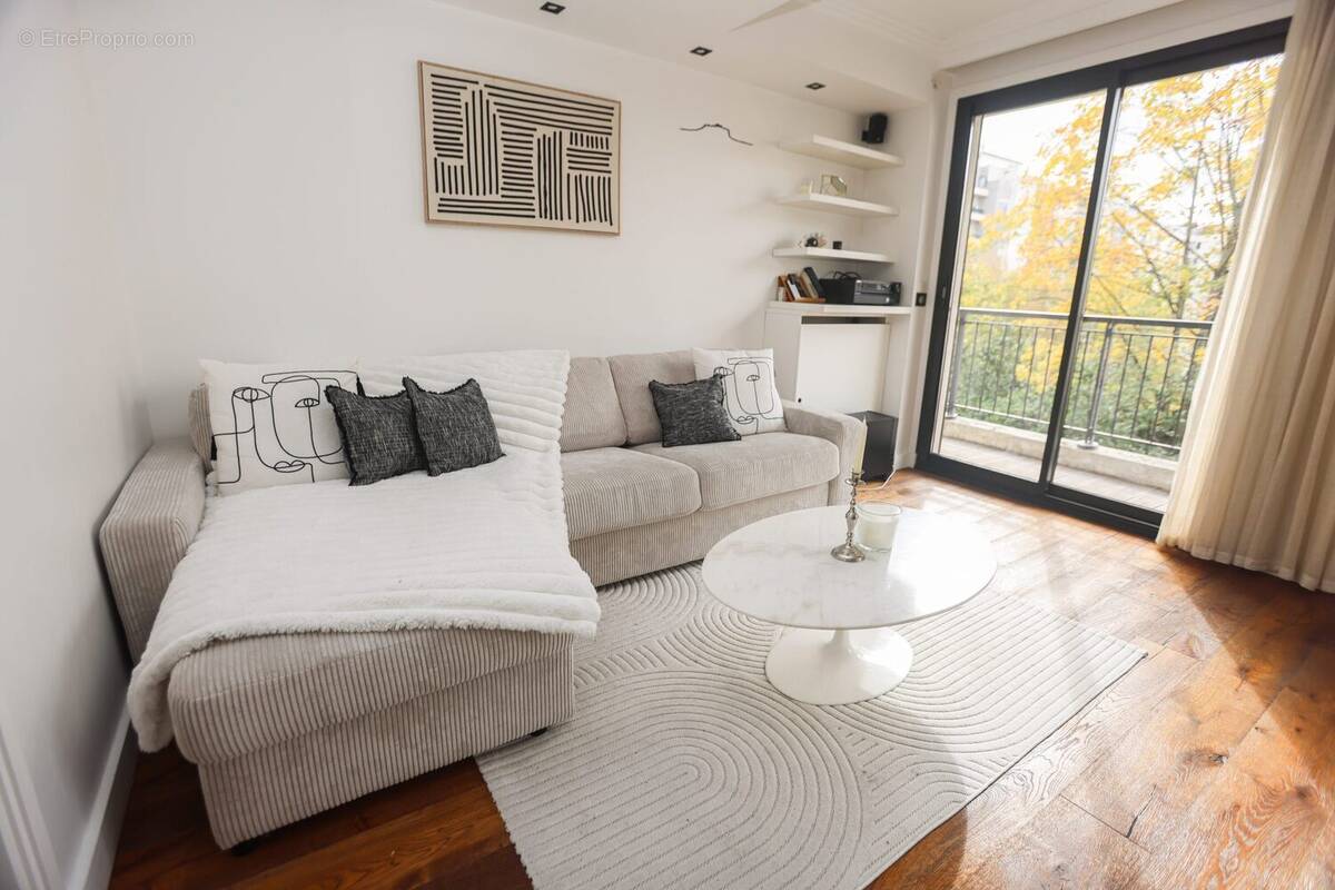 Appartement à NEUILLY-SUR-SEINE