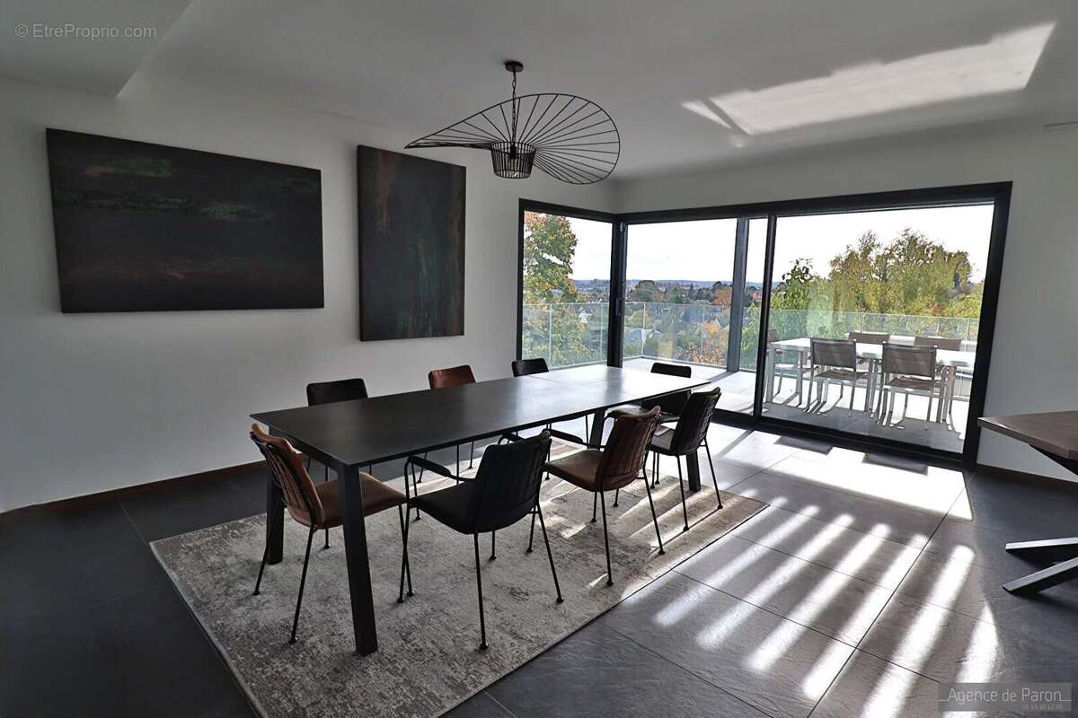 Maison à VERRIERES-LE-BUISSON