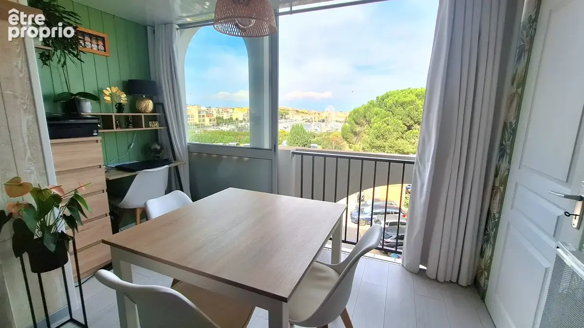 LE CAP D'AGDE - RICHELIEU - Appartement T2 rénové avec loggia - vue Port - ascenseur et piscine - photo 2