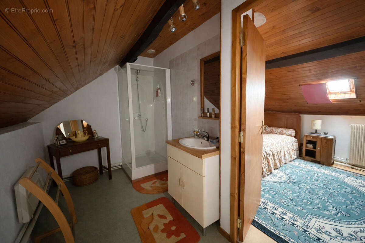 Maison à SAINT-PRIEST-LA-MARCHE