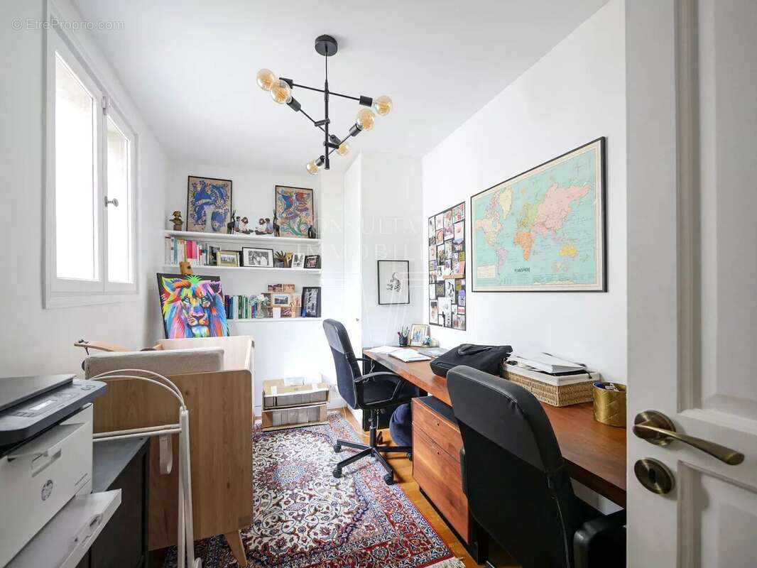 Appartement à PARIS-16E