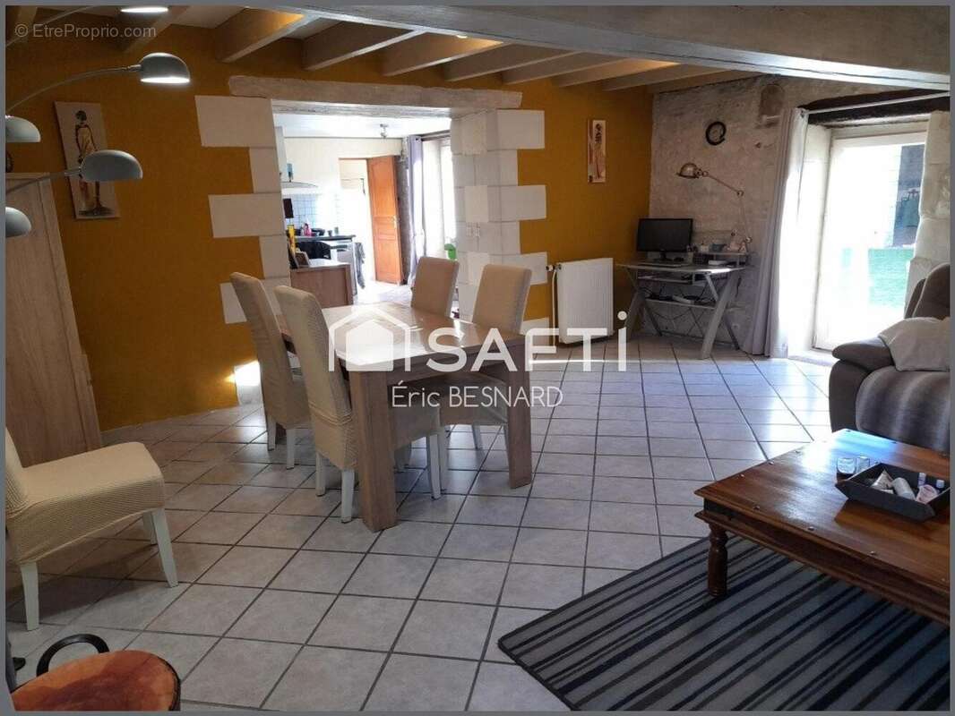 Maison 180 m² à La Roche-Rigault  - photo 6